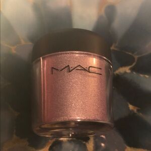 MAC Cosmetics Radiant Pink Eyeshadow Pigment